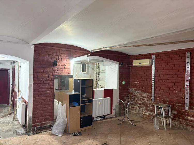 Spațiu comercial, de 65 mp, în P-ța Maria