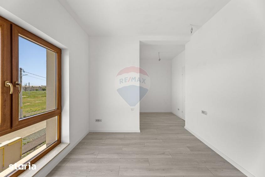Casă cu 4 camere cu Teren 400 Mp în Vladimirescu