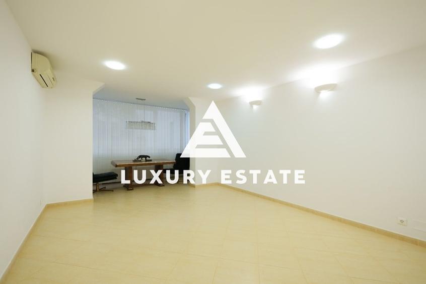 Apartament cu 4 camere decomandat în Dacia