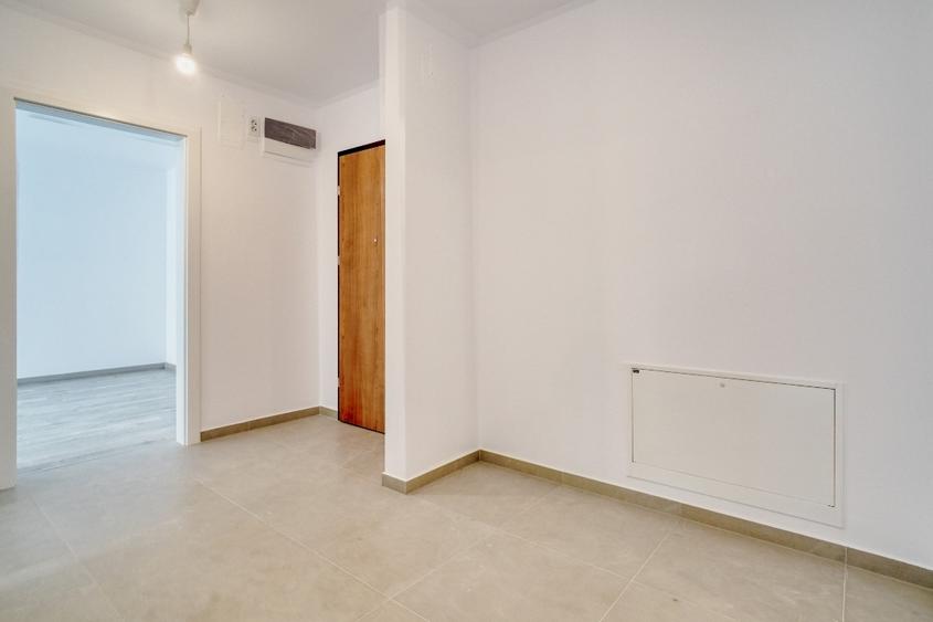 Apartament cu 2 camere decomandat în Tractorul
