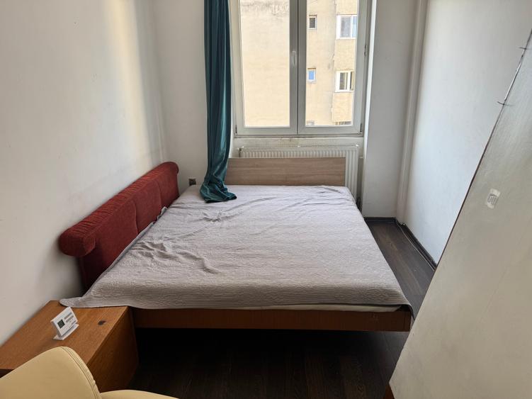 Apartament cu 2 camere decomandat în P-ța Universității