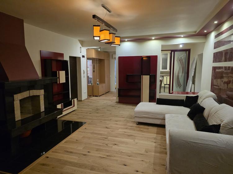 Apartament cu 3 camere decomandat în Central