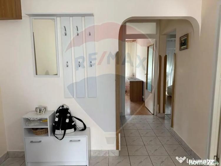 Apartament cu 3 camere decomandat în Dacia