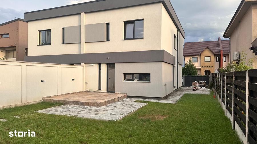 Casă cu 5 camere cu Teren 253 Mp în Tamași