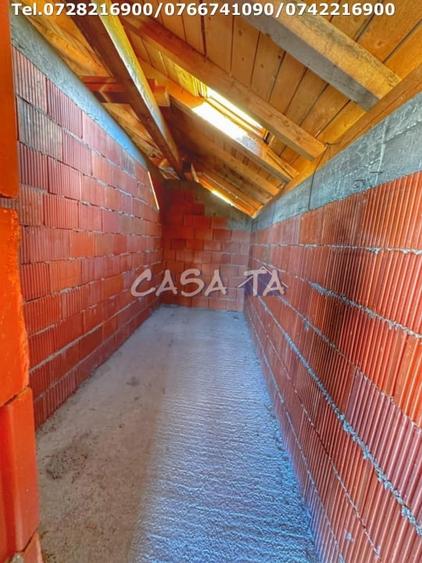 Casă individuală cu 5 camere cu Teren 1805 Mp în Lelești