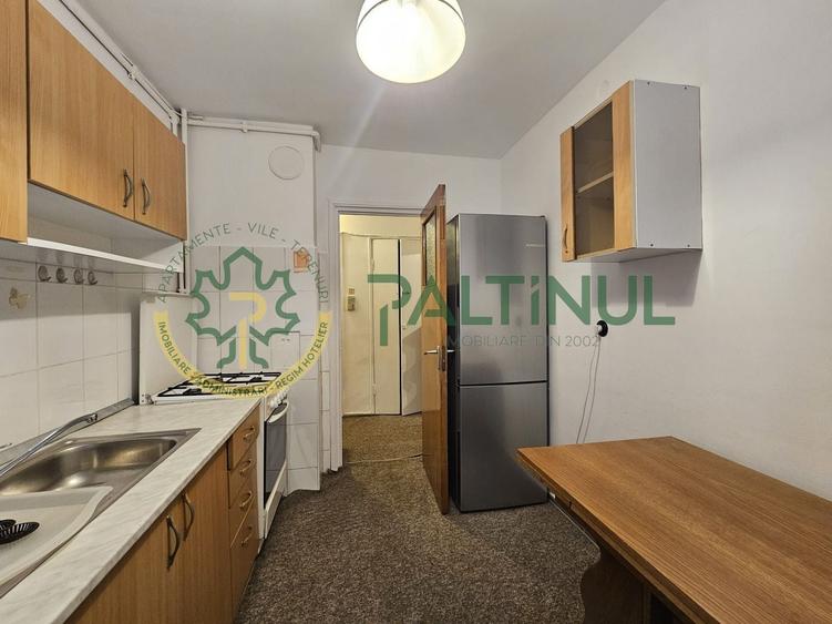 Apartament cu 2 camere semidecomandat, mobilat în Central