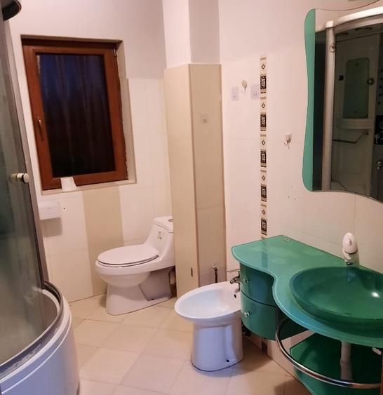 Apartament cu 2 camere decomandat în Circumvalațiunii