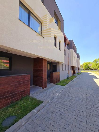 Casă individuală cu 5 camere cu Canalizare în Exterior Vest