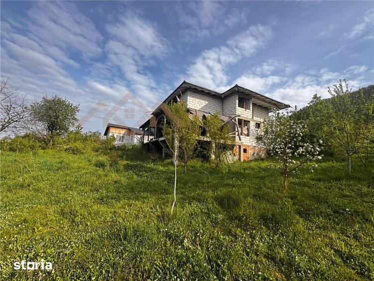 Casă cu 4 camere cu Teren 2341 Mp în Cicârlău