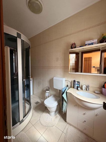 Casă cu 3 camere cu Teren 385 Mp în Central