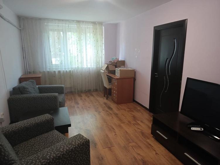 Apartament cu 2 camere decomandat în Exterior Vest