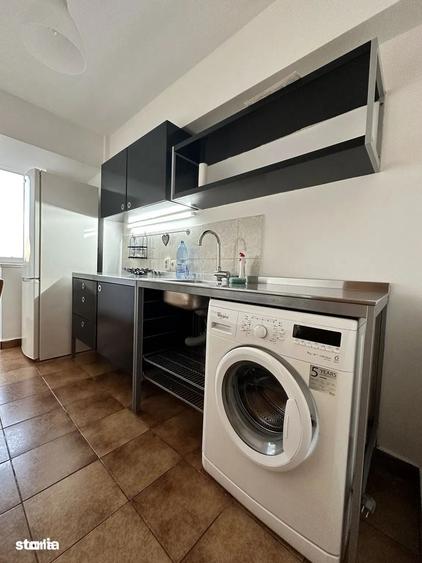 Apartament cu 3 camere decomandat în Titulescu