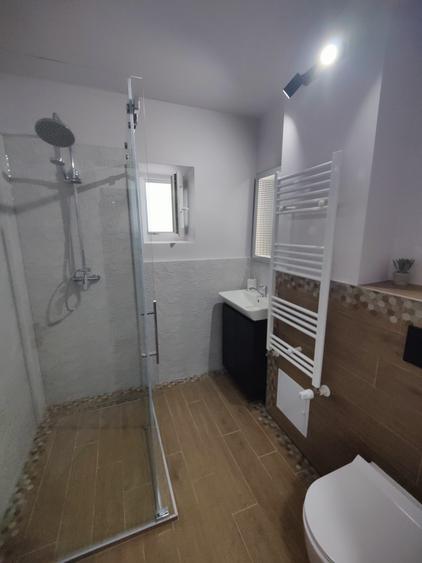 Apartament cu 2 camere decomandat în Calea București