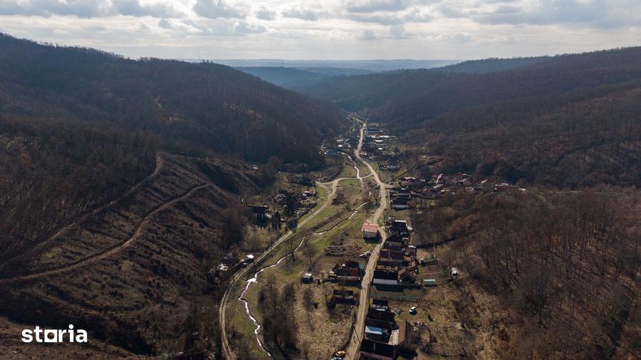 Casă cu 2 camere cu Teren 284 Mp în Central