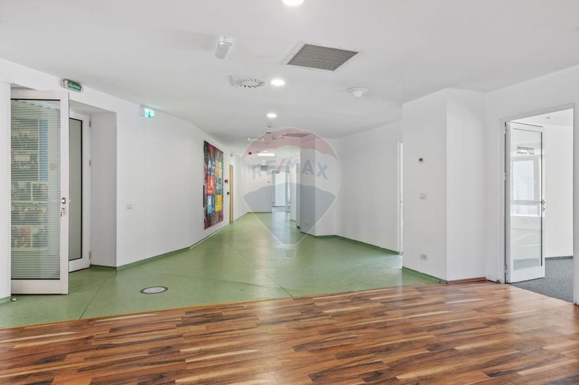 Birou, de 541 mp, în Ultracentral