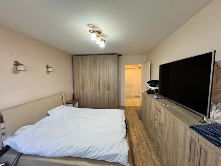 Apartament cu 3 camere decomandat, mobilat în Săsar