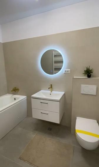 Apartament cu 3 camere semidecomandat în Sud