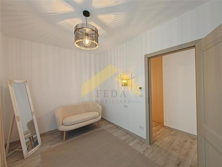 Apartament cu 3 camere semidecomandat în Central