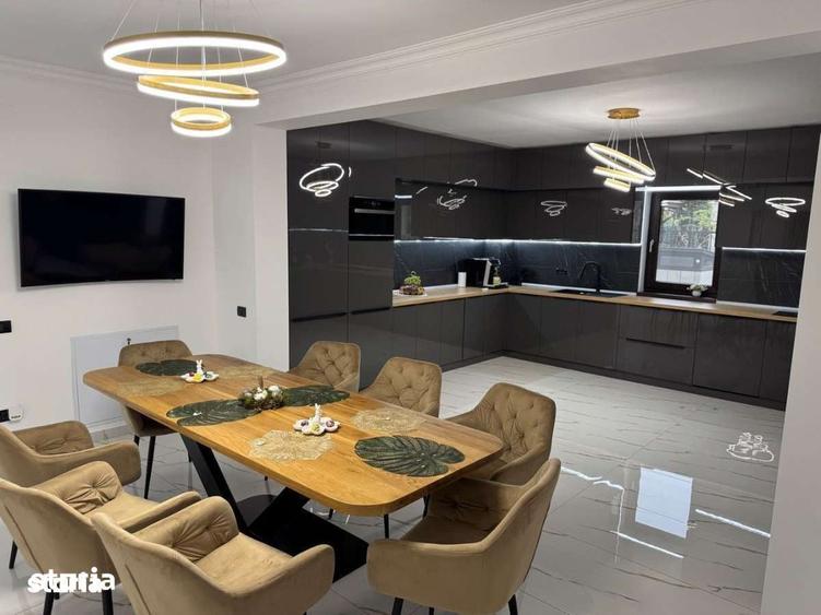 Casă cu 5 camere cu Teren 1213 Mp în Ostroveni