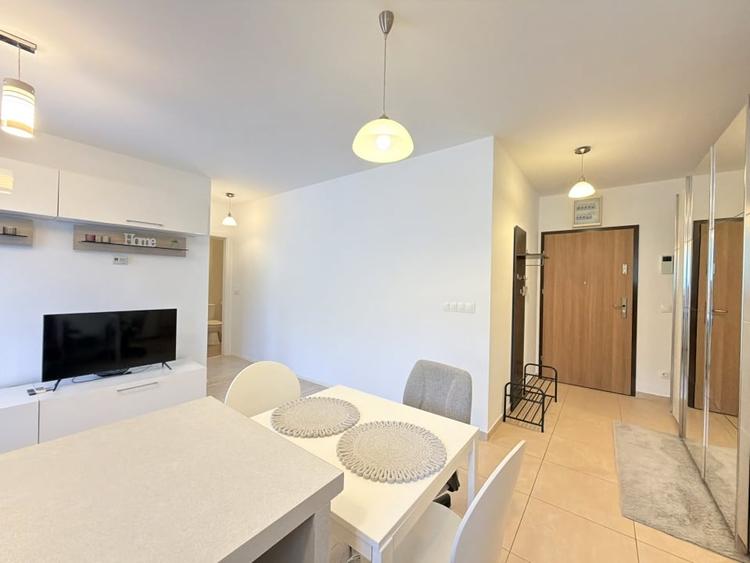 Apartament cu 2 camere semidecomandat, mobilat în Lipovei