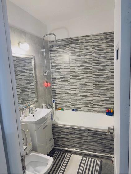 Apartament cu 2 camere semidecomandat în Brazda lui Novac