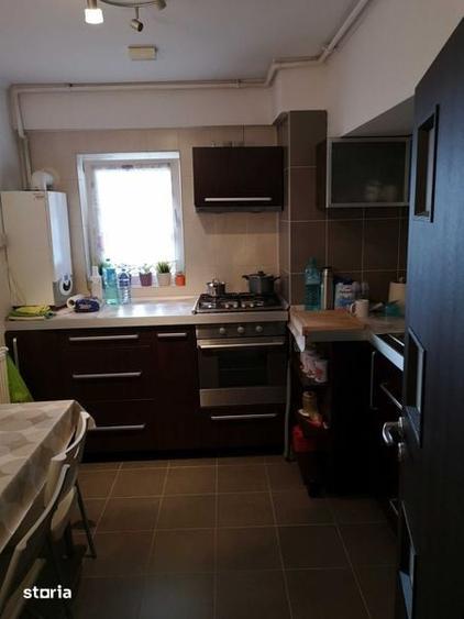 Inchiriez apartament 3 camere - 5