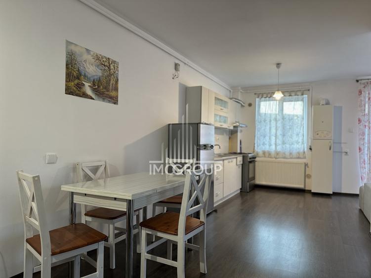 Apartament cu 3 camere decomandat, mobilat în Florești