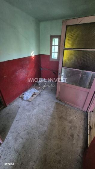 Casă cu 4 camere cu Teren 990 Mp în Central