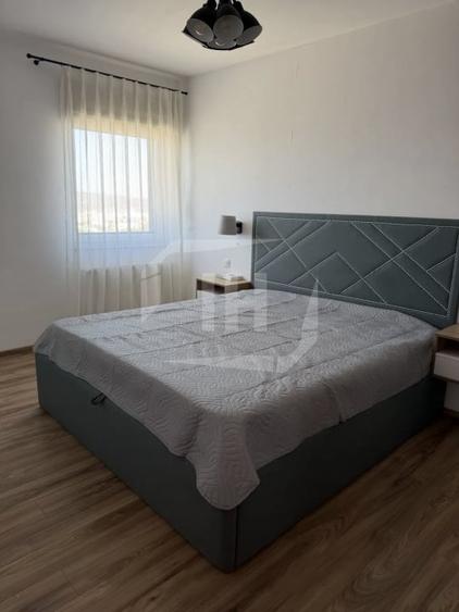 Apartament cu 3 camere semidecomandat, mobilat în Bună Ziua