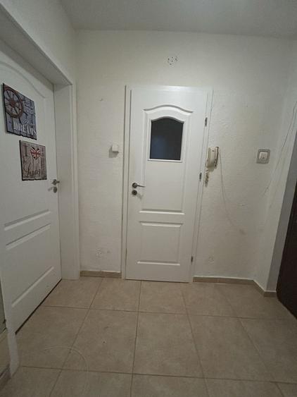 Apartament cu 2 camere semidecomandat în Universitate
