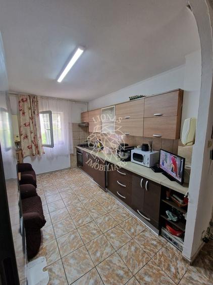 Apartament cu 3 camere decomandat, mobilat în Sud