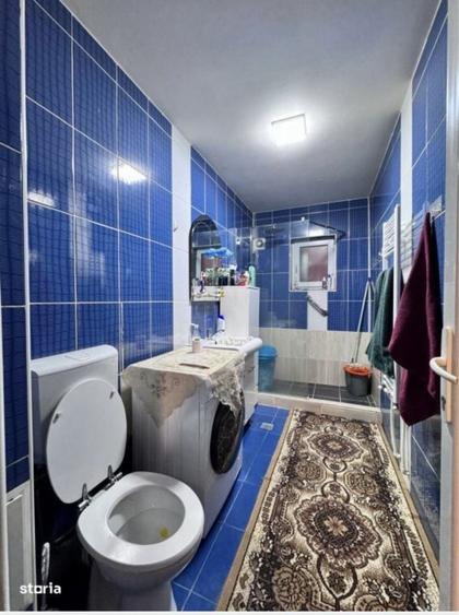 Apartament cu 4 camere semidecomandat în Florești