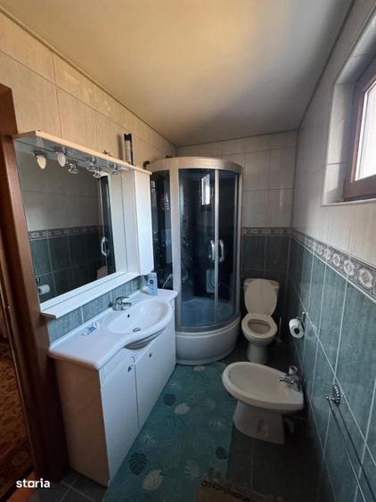 Casă cu 4 camere în Valea Neagră