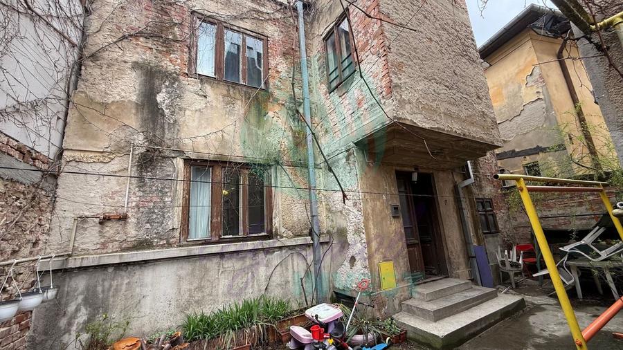 Casă individuală cu 3 camere cu Canalizare în Pache Protopopescu