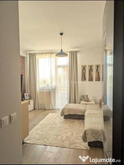 Apartament cu 3 camere decomandat în Vârteju