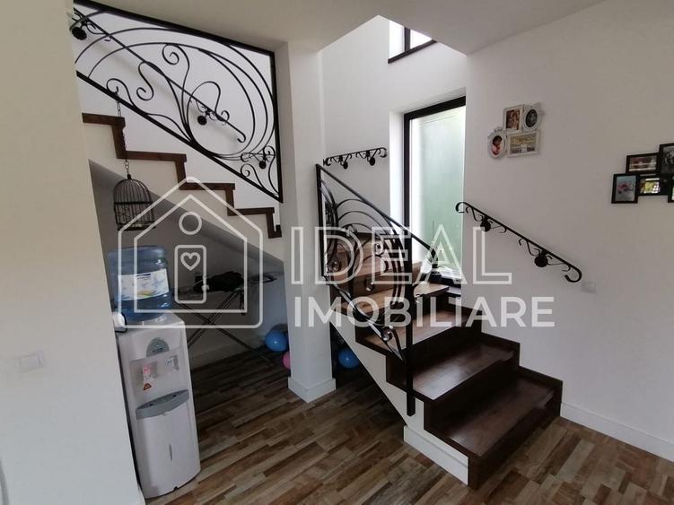 Duplex cu 4 camere cu Canalizare în Poplaca