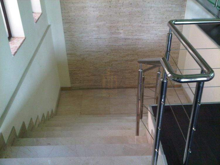 Apartament cu 4 camere decomandat în Arcul de Triumf