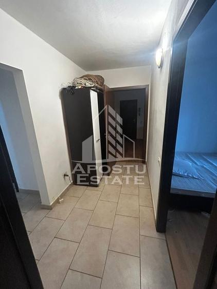Apartament cu 4 camere decomandat în Aradului