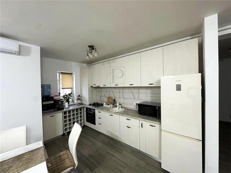 Apartament cu 3 camere decomandat, mobilat în Giroc