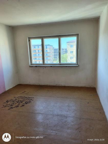 Apartament cu 2 camere decomandat în Exterior Vest