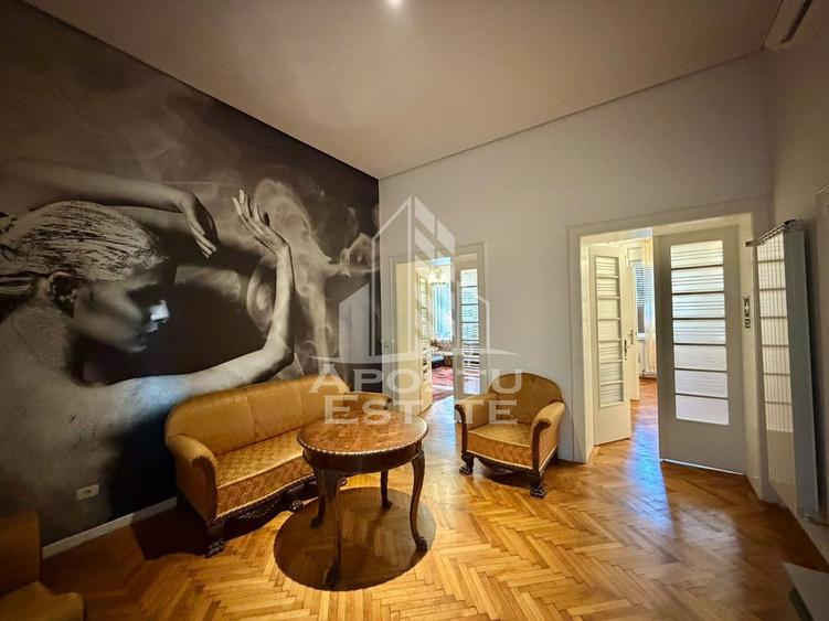 Apartament cu 4 camere semidecomandat, mobilat în P-ța Maria
