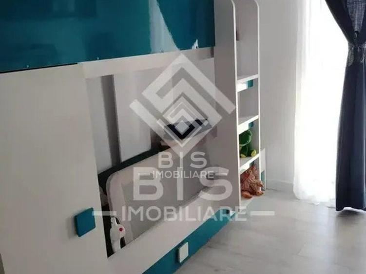 Apartament cu 3 camere semidecomandat, mobilat în Cetății
