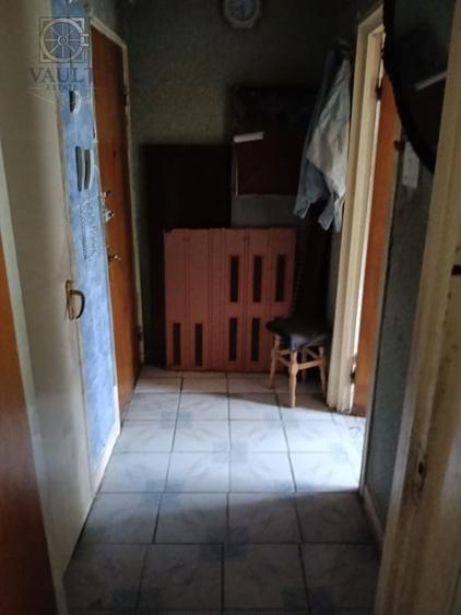 Apartament cu 3 camere semidecomandat în Titan