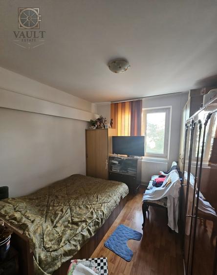 Apartament cu 3 camere decomandat în Dristor