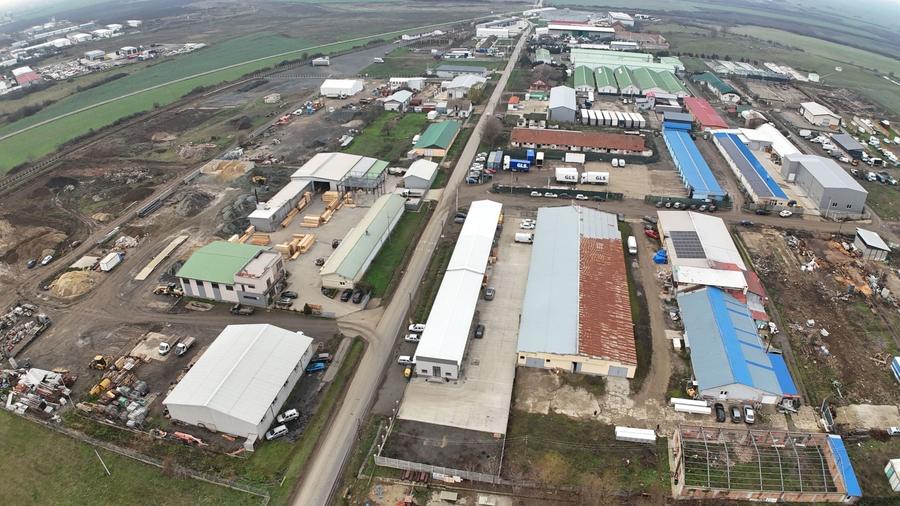 Spațiu industrial, de 1,725 mp, în Giarmata