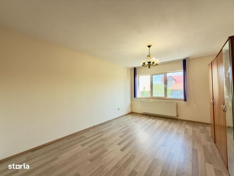 Casă cu 4 camere în Între Lacuri
