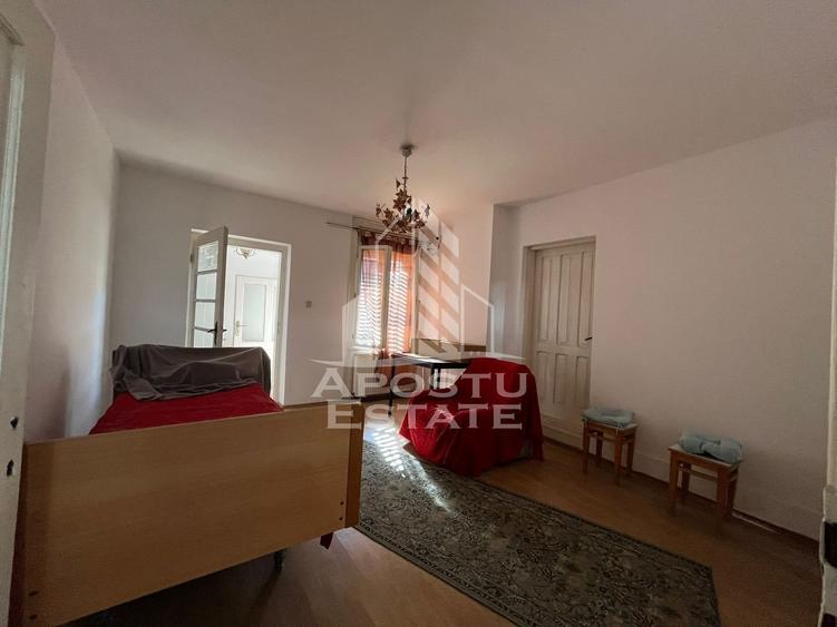 Casă individuală cu 7 camere cu Canalizare în Iosefin