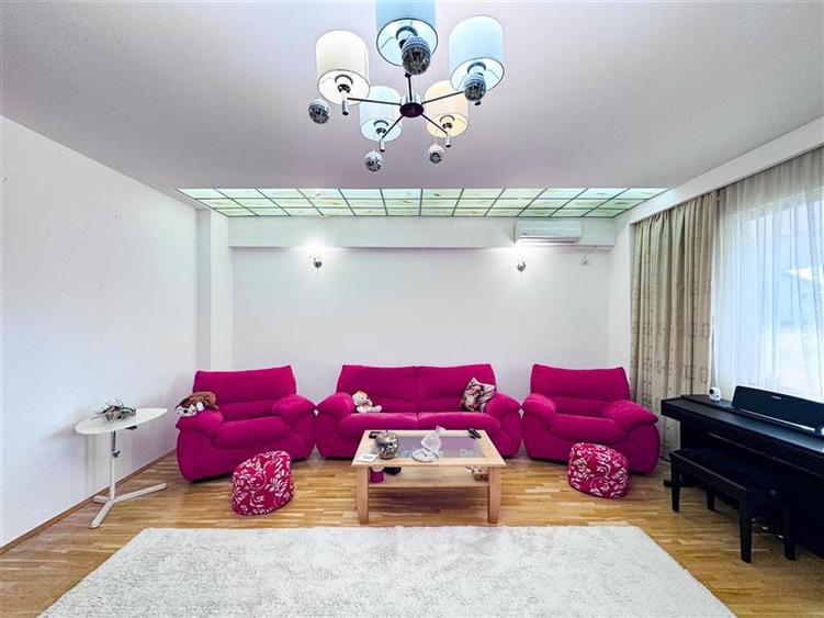 Apartament cu 4 camere semidecomandat, mobilat în Floreasca