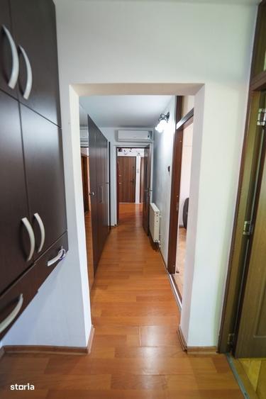 Apartament cu 3 camere decomandat în Albești