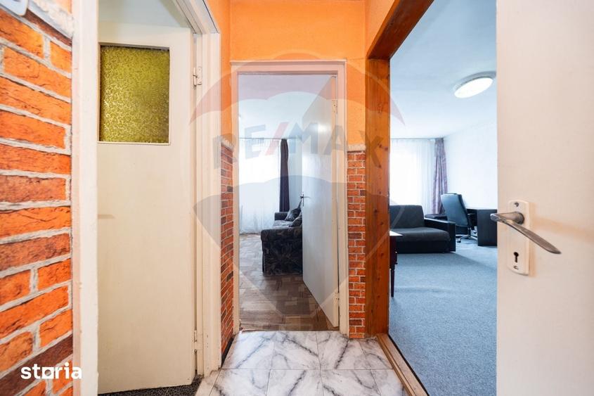 Apartament cu 3 camere decomandat în Dârste